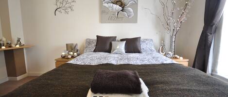 Basic Apartment, 3 Bedrooms | Iron/ironing board, free WiFi, bed sheets