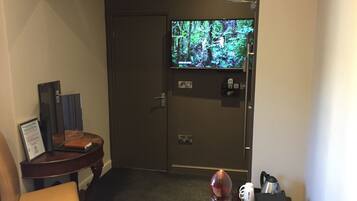 Chambre Double | Fer et planche Ă repasser, Wi-Fi gratuit, draps fournis