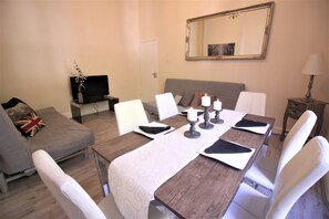 Living room - Paddington Guest Apartment (London)