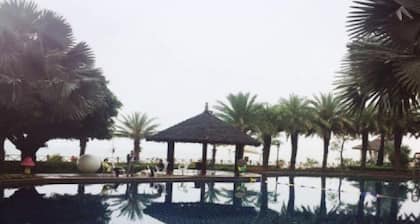 West Gulf Holiday Hotel