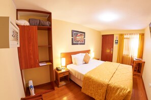 Single Room, 1 Queen Bed, Non Smoking | In-room safe, free WiFi, bed sheets, wheelchair access - Hotel Santa Rosa (Arequipa)