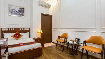 Superior dubbelrum - 1 queensize-säng - icke-rökare | Minibar, skrivbord, mörkläggningsgardiner och ljudisolering