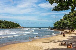 Beach nearby - Pousada Hebrom  (Bertioga)