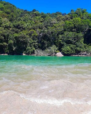 Beach nearby - Pousada Hebrom  (Bertioga)