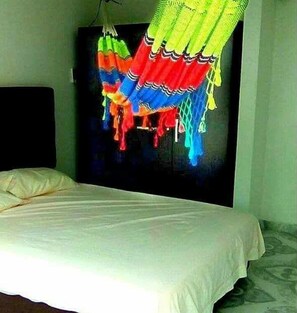 Blackout curtains, free WiFi