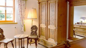 Comfort Double Room, 1 Double Bed, Non Smoking | Living area - Zur Hessischen Schweiz (Fuldabruck)