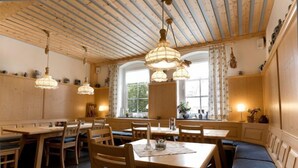 Breakfast area - Zur Hessischen Schweiz (Fuldabruck)