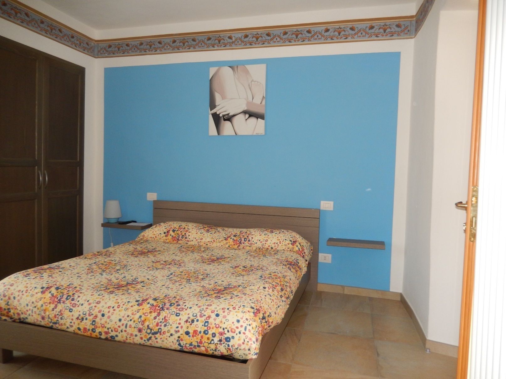 고급 침구, 오리/거위털 이불, 객실 내 금고, 각각 다르게 가구 비치