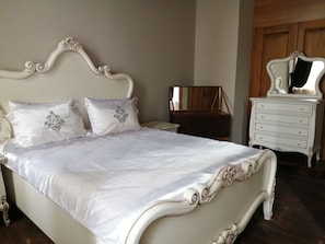 Standard Room | 1 bedroom, minibar, in-room safe, desk - Les Pergamon (Bergama)