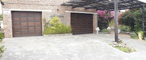 Property entrance - Paradise Self-Catering Units (Paradise Beach)