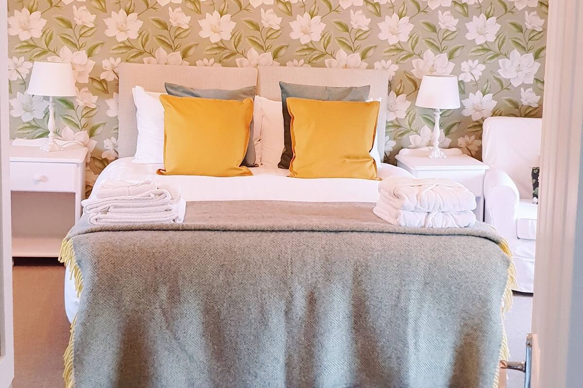 Romantische kamer, 1 kingsize bed, niet-roken, uitzicht op vallei | 1 slaapkamer, luxe beddengoed, individueel gedecoreerd