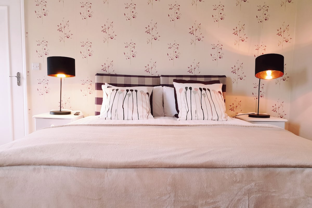 Comfort kamer, 1 twee- of 2 eenpersoonsbedden, 1 tweepersoonsbed, niet-roken, uitzicht op tuin | 1 slaapkamer, luxe beddengoed, individueel gedecoreerd