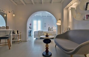 Deluxe Double Room, Beach View (Second Floor) | Egyptian cotton sheets, premium bedding, pillow-top beds, minibar - Glaros Petit Hotel (Naxos)
