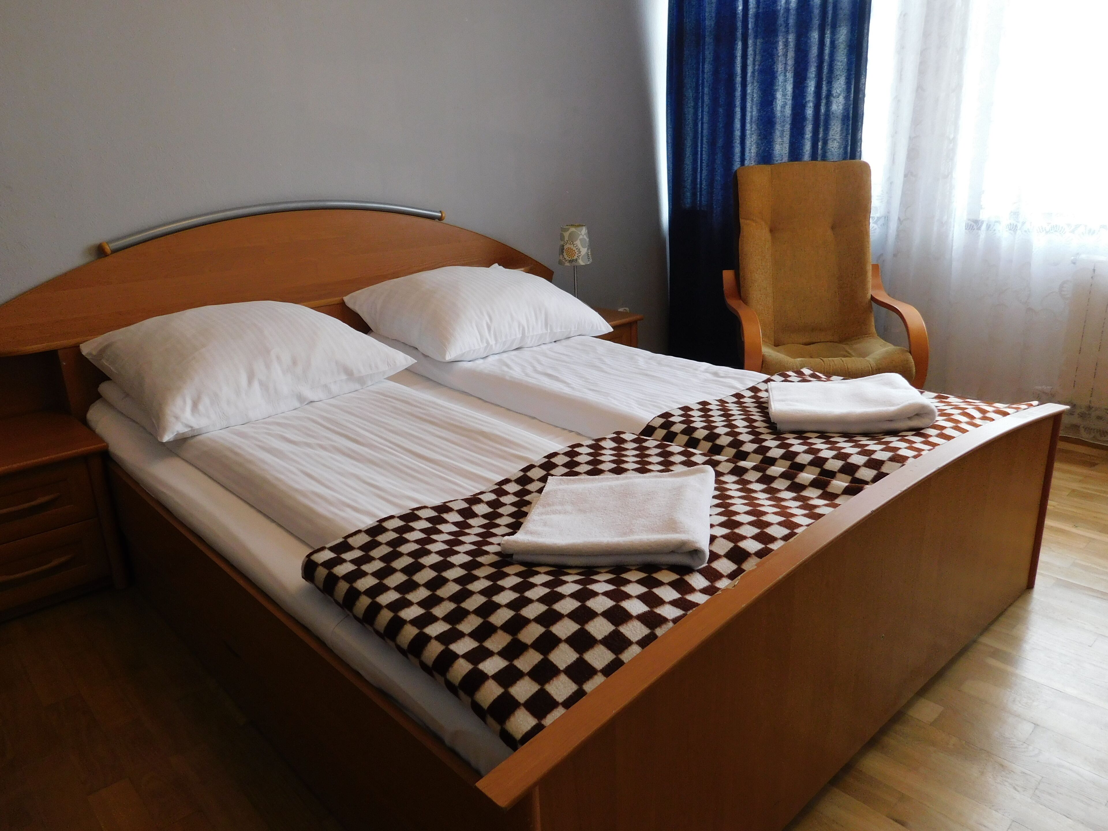 in-room safe, iron/ironing board, free wifi, bed sheets