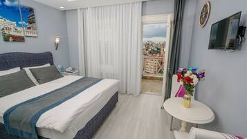 Business Double Room, City View | Egyptian cotton sheets, premium bedding, Tempur-Pedic beds, minibar