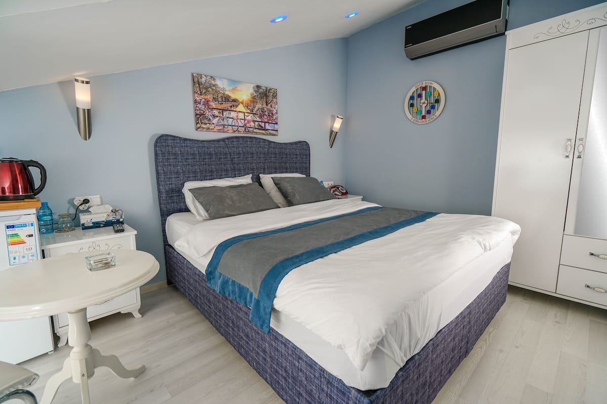 Business Penthouse | 1 bedroom, Egyptian cotton sheets, premium bedding, Tempur-Pedic beds