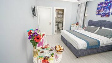 Romantic Double Room, Garden View | 1 bedroom, Egyptian cotton sheets, premium bedding, Tempur-Pedic beds