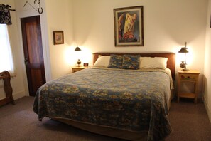 Classic Room, 1 King Bed, Non Smoking