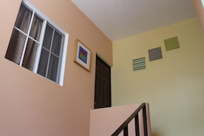 Interior - Habitaciones Zona UCA (Antiguo Cuscatlán)
