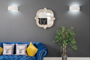 Living area - Kings Apartments by Flagons Living (Reading)