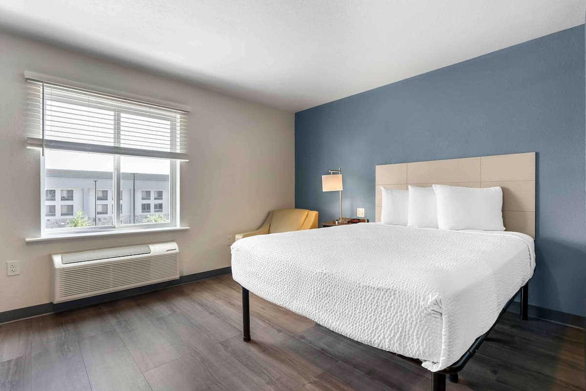 Standard Studio, Non Smoking, Refrigerator & Microwave | Desk, laptop workspace, iron/ironing board, free WiFi