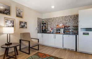 Free daily on-the-go breakfast  - Extended Stay America Suites - Minneapolis - Airport - Mendota Heights (Mendota Heights)