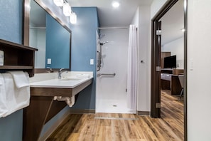 Room, 1 Queen Bed, Accessible, Non Smoking (Roll-in Shower) | Bathroom | Combined shower/tub, hair dryer, soap, shampoo