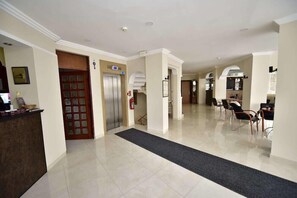 Lobby - Topkapi Hotel (Istanbul)