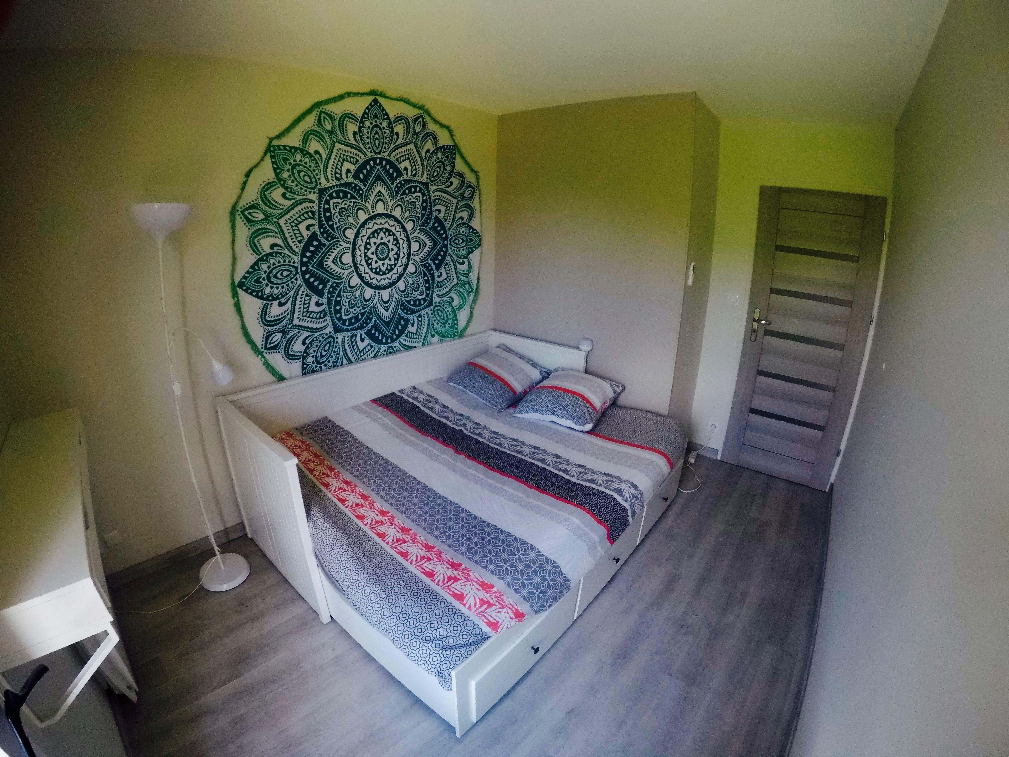 Kamar Standar | Didekorasi berbeda-beda dan dilengkapi dengan perabotan berbeda-beda