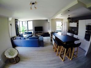 Lobby sitting area - Charming and cosy rooms (Reze)