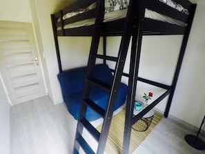 Standard Quadruple Room | Individually decorated, individually furnished, desk, laptop workspace - Charming and cosy rooms (Reze)