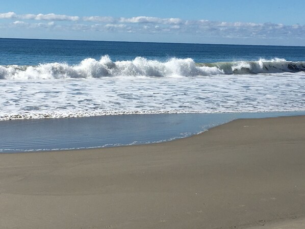 Beach nearby, sun loungers - Summer 2026 - Updated 2 Bedroom in Snug Harbor East Matunuck Pet Friendly (South Kingstown)