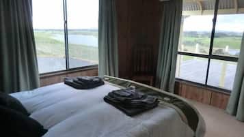 2 chambres, fer et planche Ă repasser, draps fournis