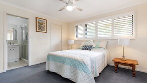 3 bedrooms, free WiFi - Stylish Noosaville Duplex close to river (NOOSAVILLE)