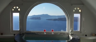Caldera View Private Villa with Private Pool / Heated Jacuzzi / Amazing Sunset