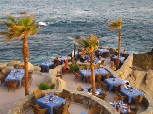 Grande suite présidentielle sur la marina! Immense 4 lits, 4 salles de bain, peut accueillir jusqu'à 16! 