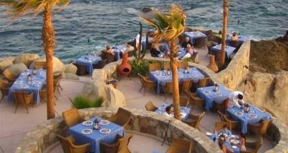 Grande suite présidentielle sur la marina! Immense 4 lits, 4 salles de bain, peut accueillir jusqu'à 16!