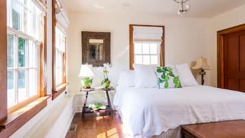 3 bedrooms, in-room safe, iron/ironing board, WiFi