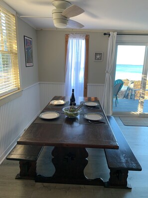 Dining - Quiet Ocean Front Cottage With Stunning Views & Private Beach Close To Rockland (South Thomaston)