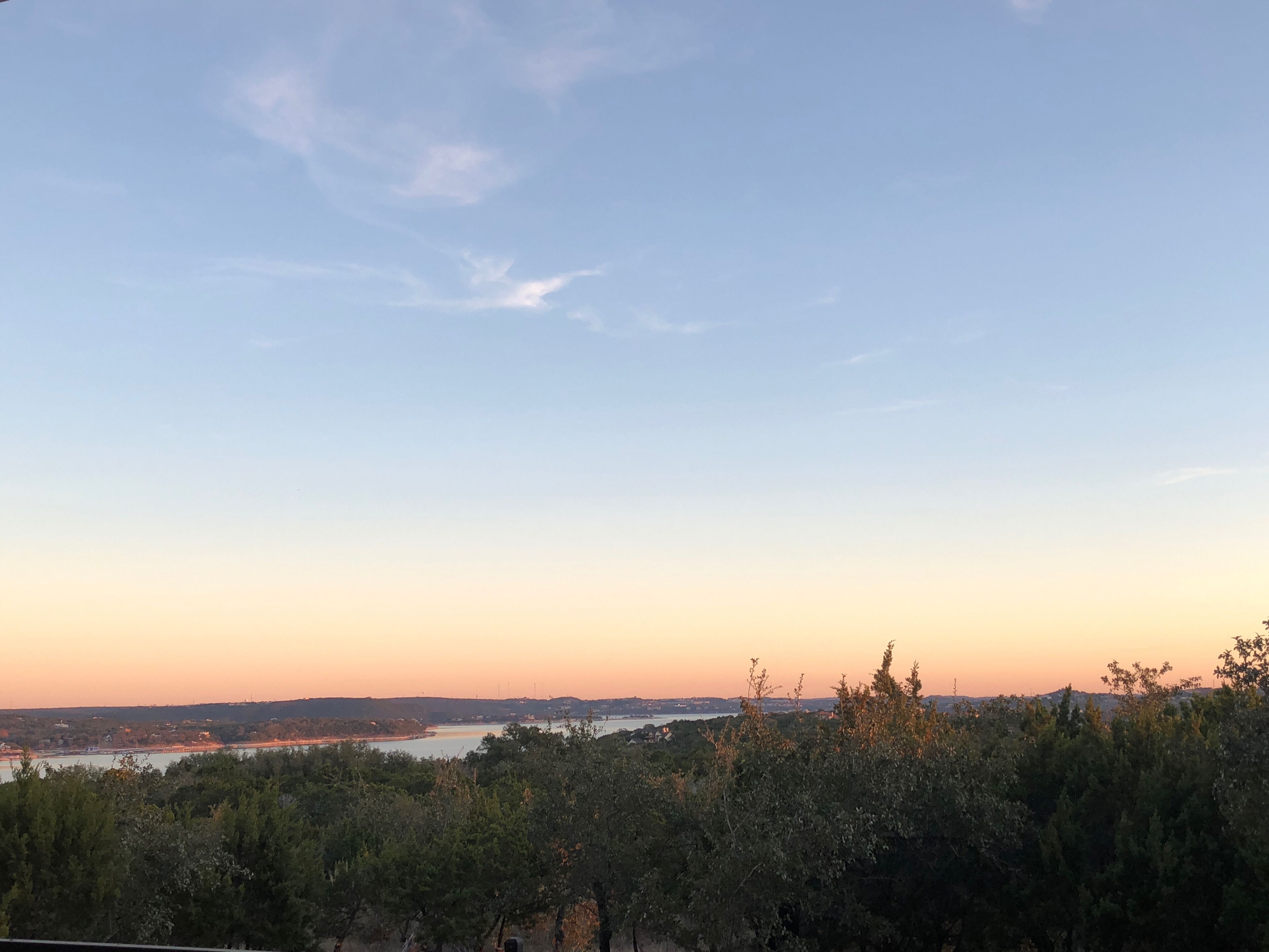 Relaxing Lake Condo Getaway! <br>Enjoy a Fantasic Lakeview for a little R&R