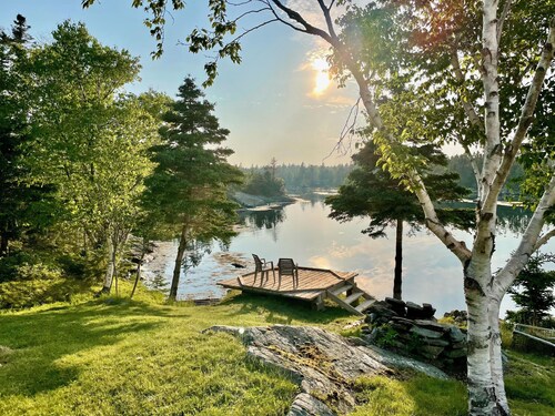 Stunning Oceanfront Island Home! On Secluded Cove Near Lunenburg. Car-Accessible