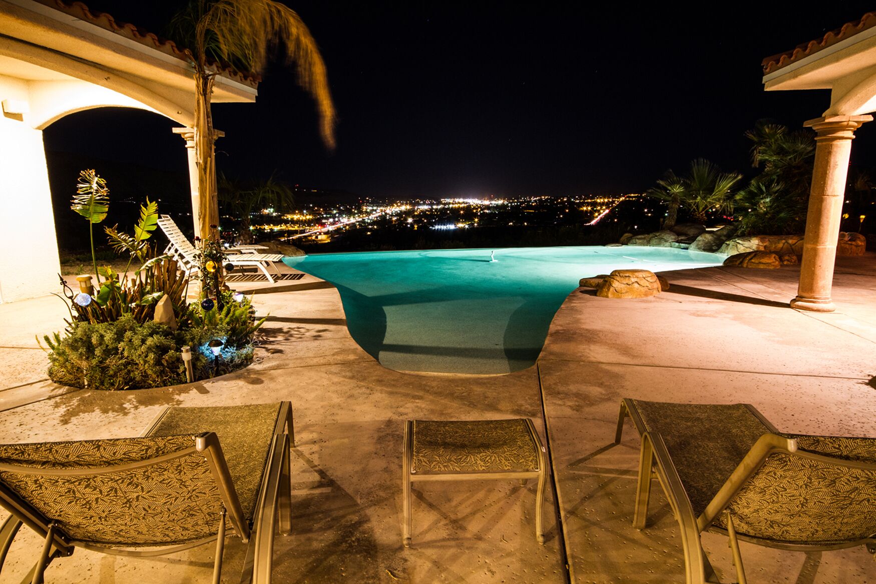 The Hills of Palm Springs! Book Now and Be Amazed with the Value!