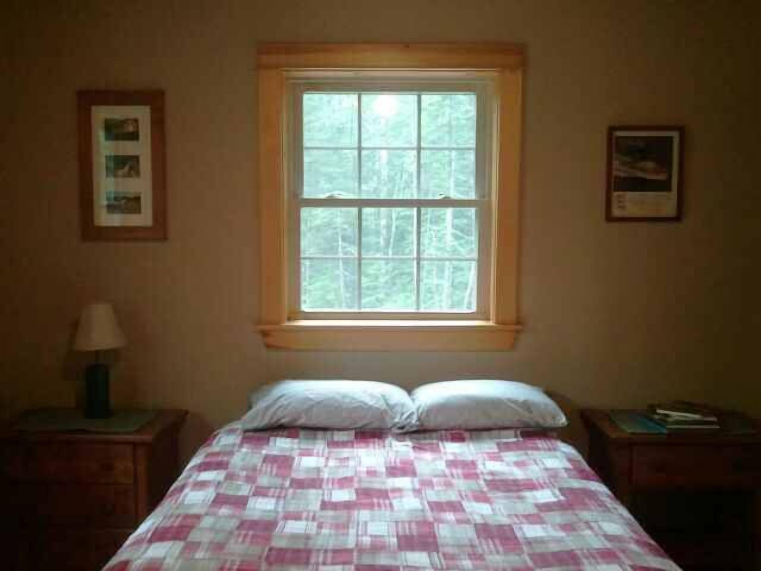 Newly constructed waterfront cabin with bluff views