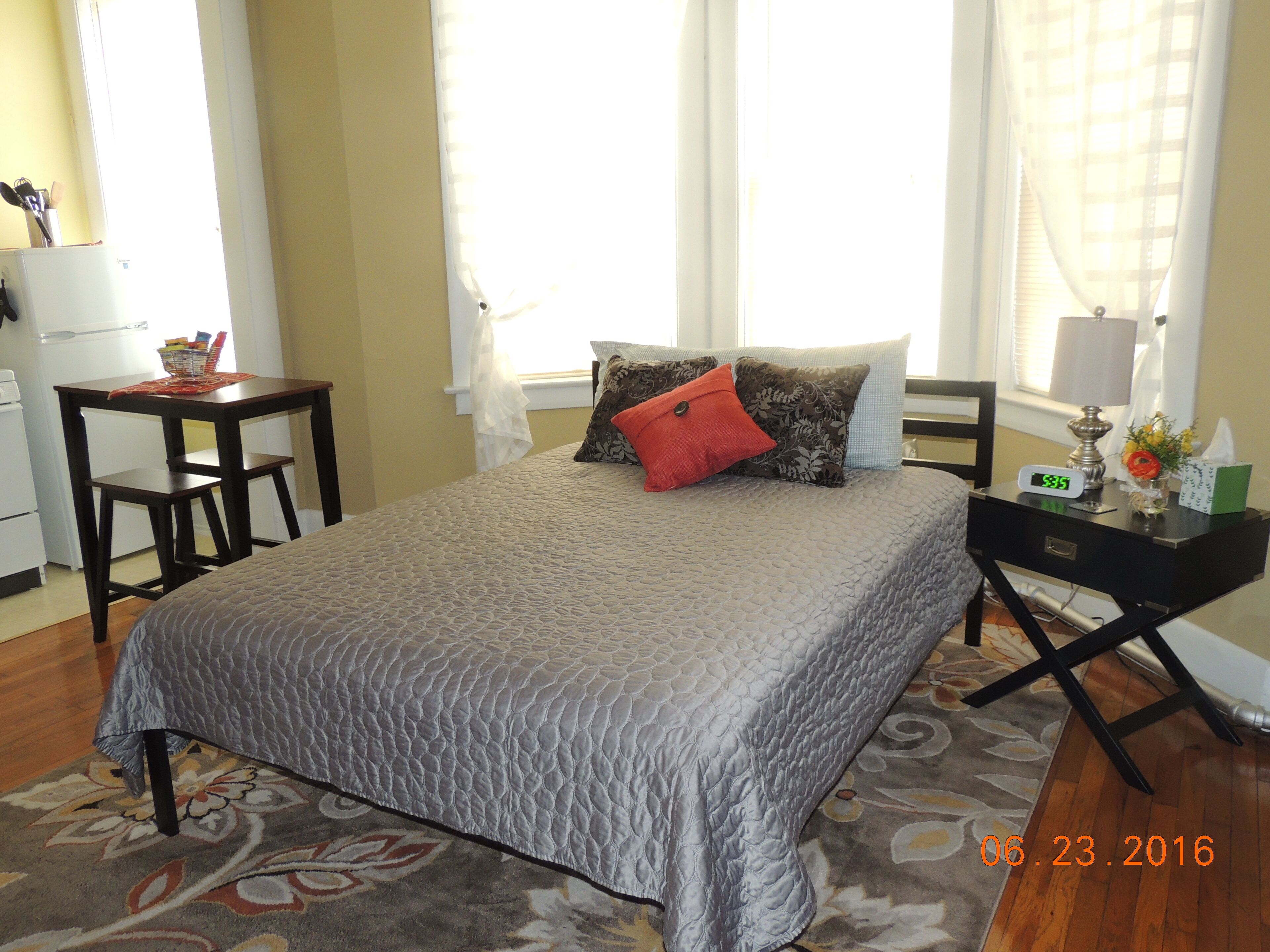 Charming Studio In The Heart of Downtown  Indianapolis