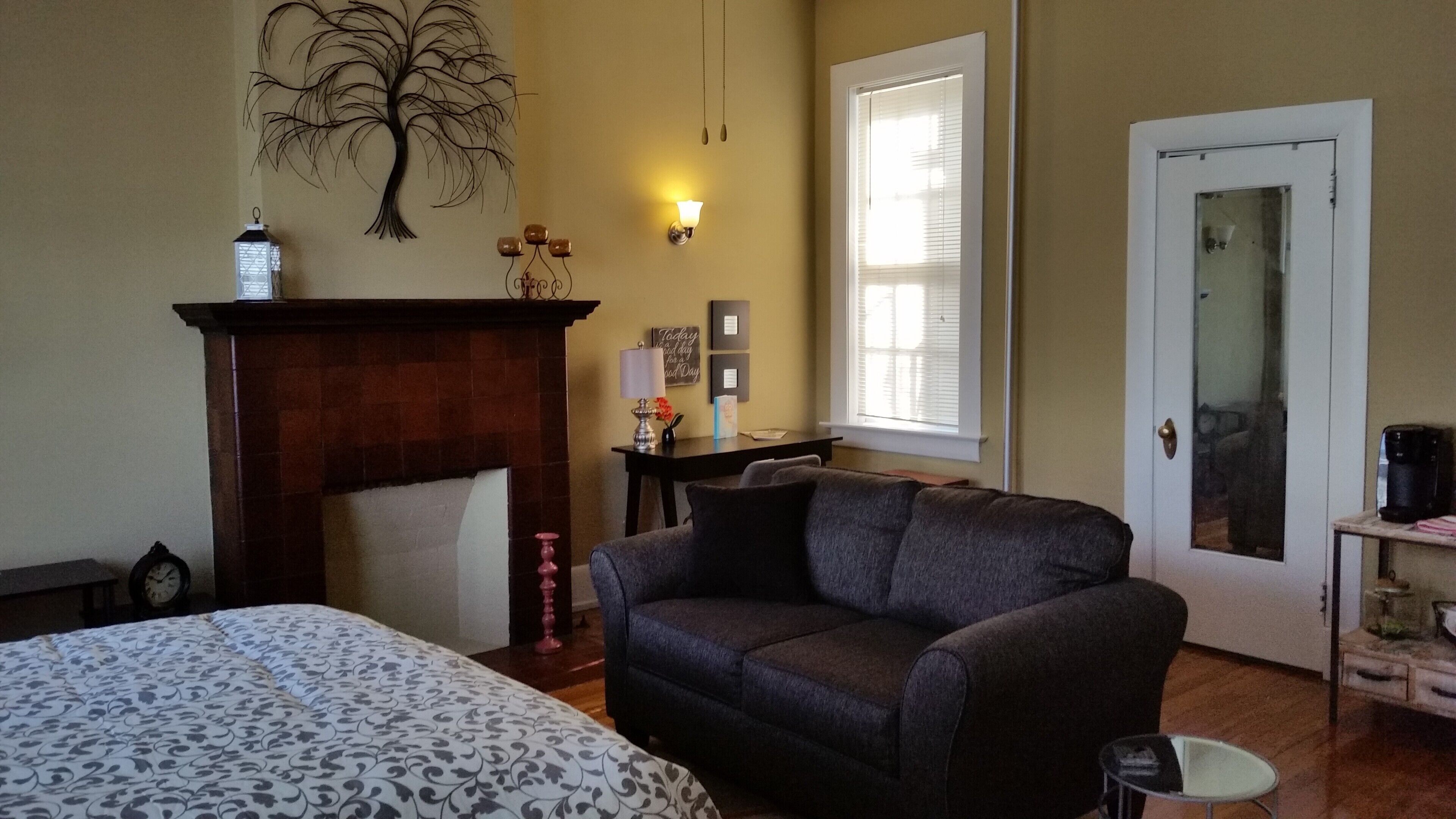 Charming Studio In The Heart of Downtown  Indianapolis