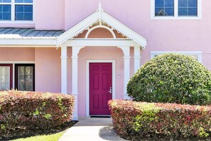 Exterior detail - Family Resort by Disney, Roomy 2BR+Loft & 5 Pools!! (Kissimee)