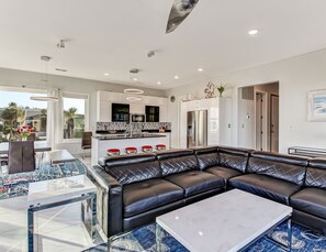 Interior - Private Heated Pool, Beach Access, All King Beds (Tybee Island)