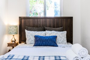 1 habitación, tabla de planchar con plancha, wifi gratis y ropa de cama 