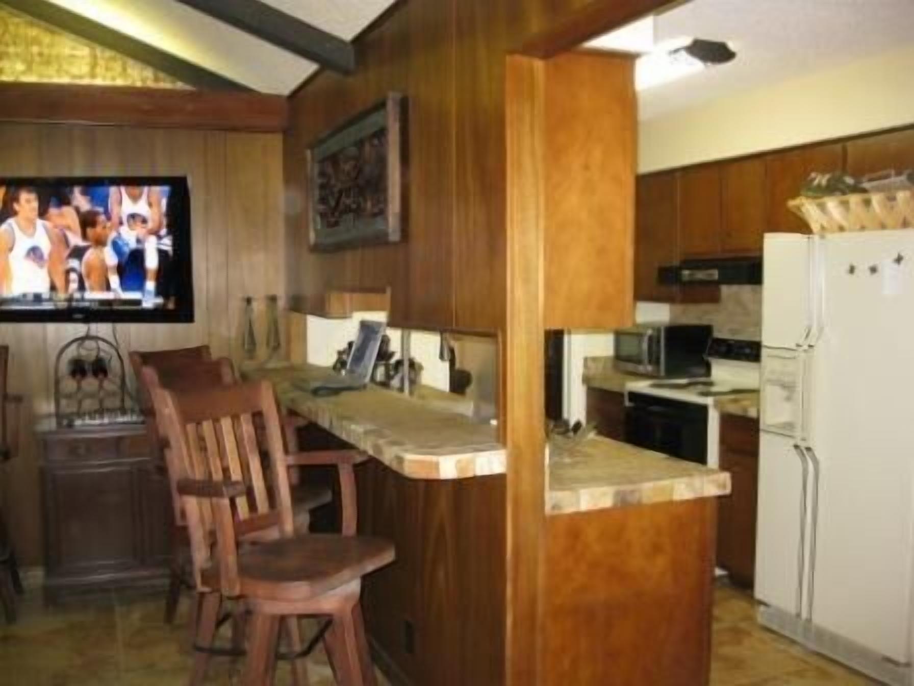 Vintage Home, Minutes from Medical Center, Sea World, and Downtown San Antonio