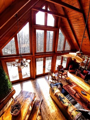 Televisio, takka, videopelejä, DVD-soitin